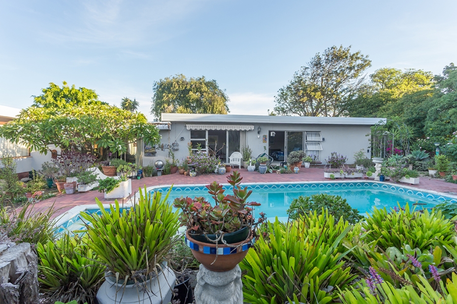 5 Bedroom Property for Sale in Table View Western Cape